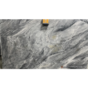 19705B - quartzite countertop